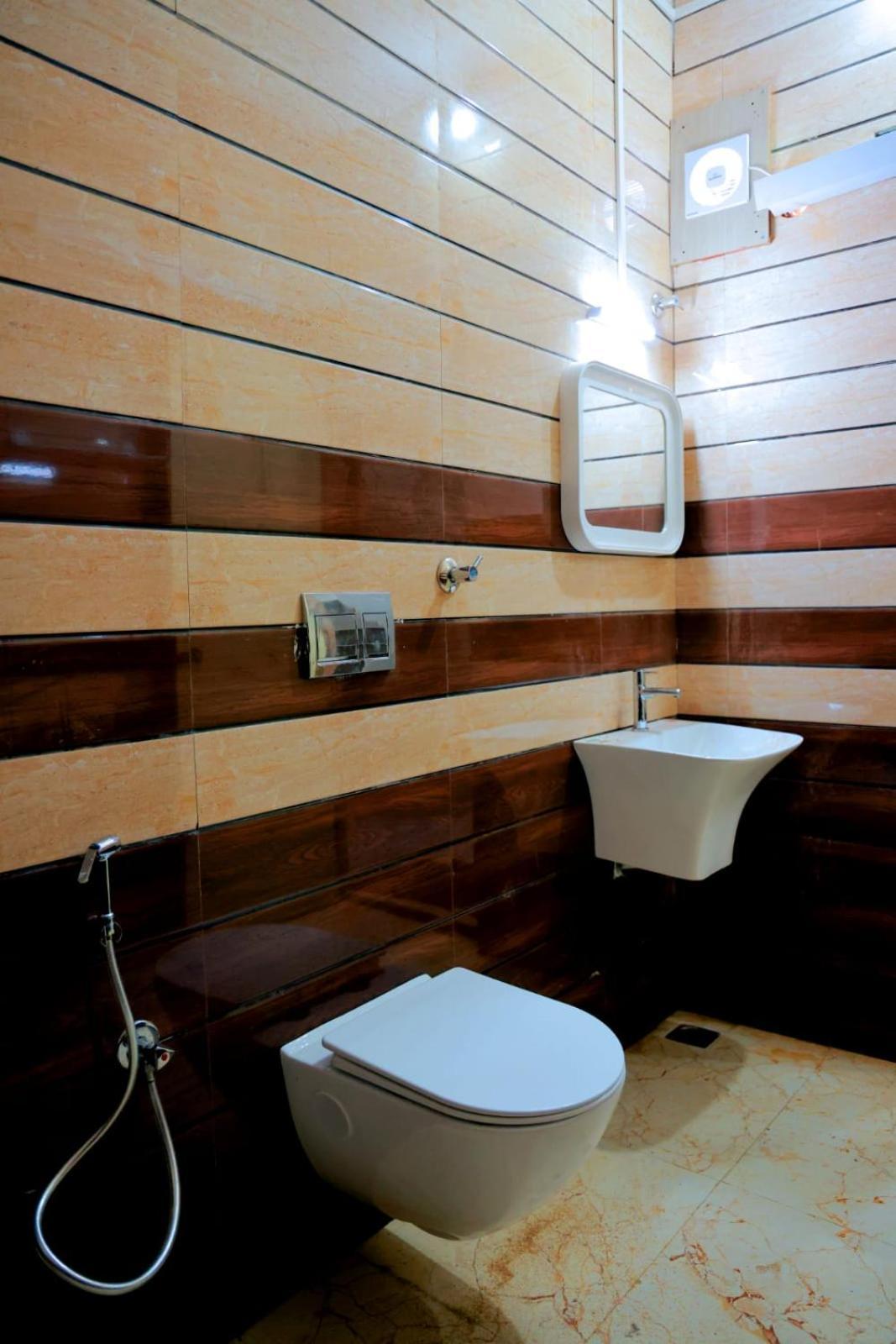 Grand Sangeetham Inn Tiruchchendur Exterior photo