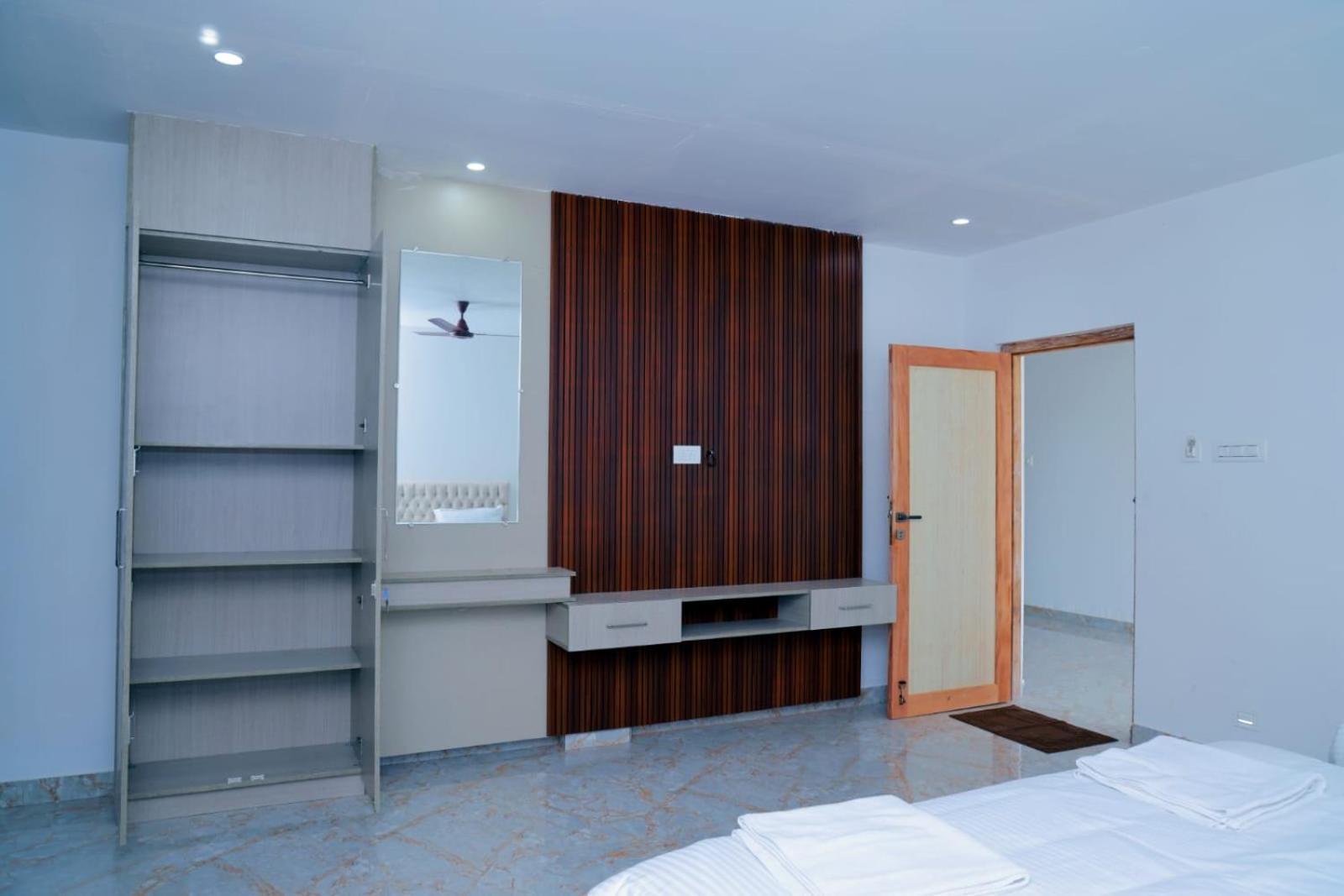 Grand Sangeetham Inn Tiruchchendur Exterior photo